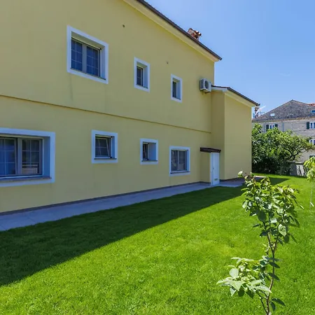 Nino-1 By Interhome * Poreč